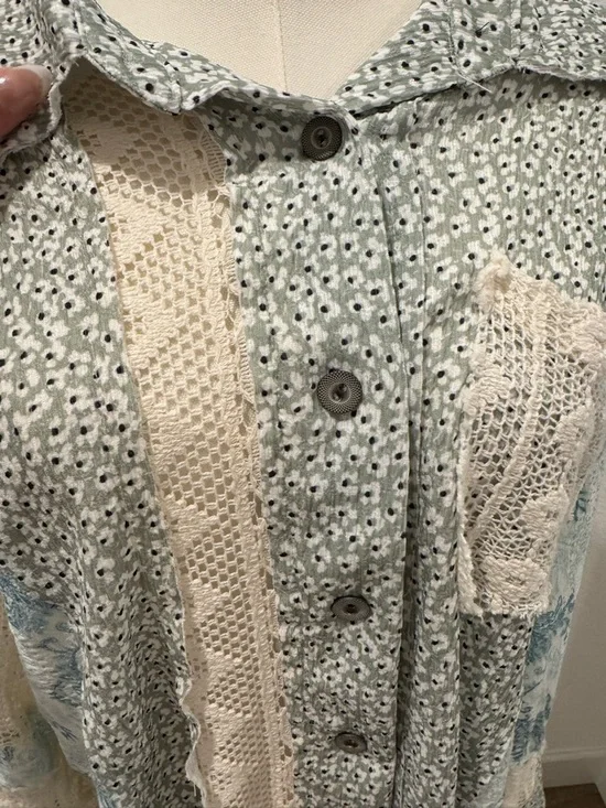 POL Green Blue floral Cream Lace Semi Sheer button up shirt size medium - Picture 3 of 7